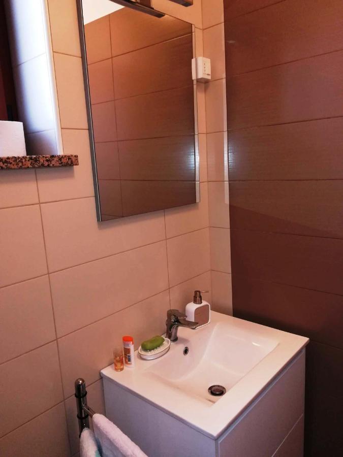 Prenocisca Iris Apartment Сежана Екстериор снимка